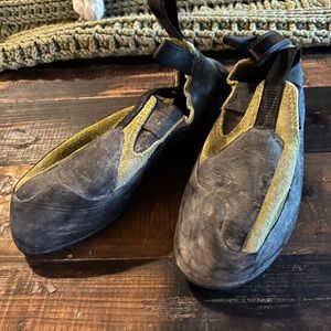 Women's Unparallel Up Mocc climbing shoes